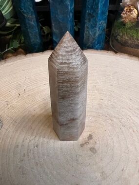 Thousand Layers Garden Quartz Tower